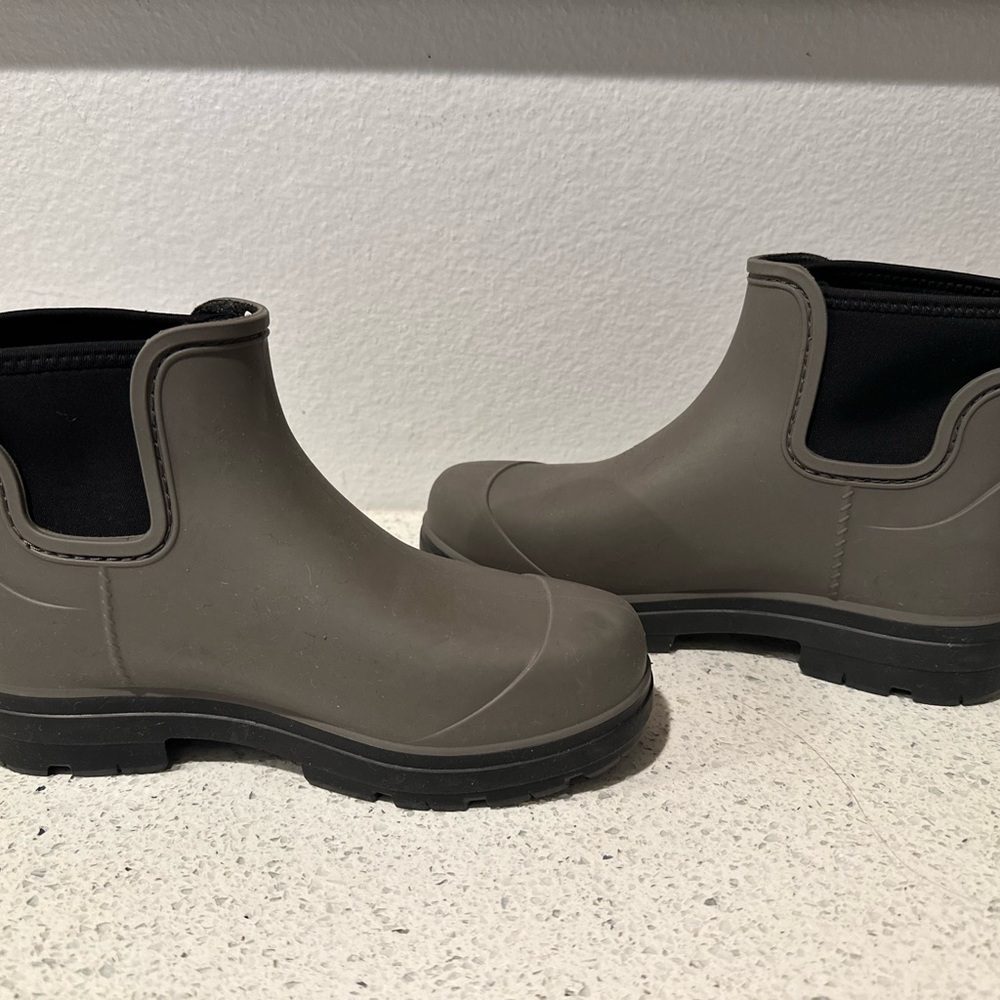 UGG - Picture 3 of 13